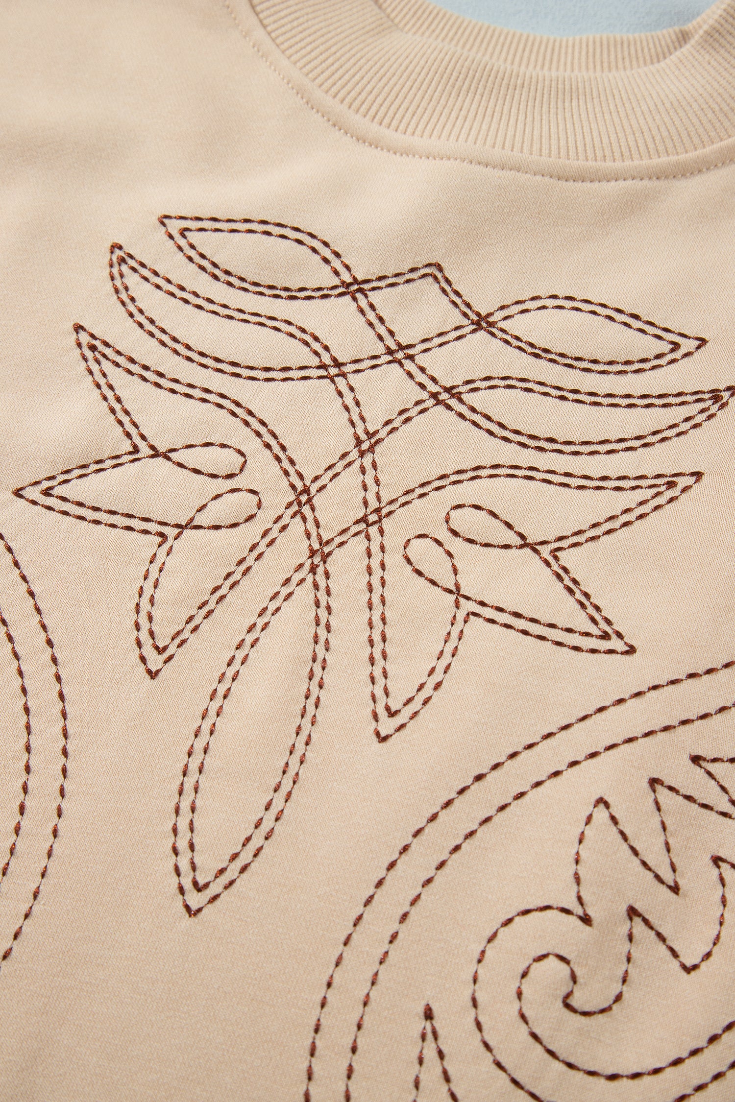 Light French Beige Western Embroidery Round Neck Pullover Long Sleeve Sweatshirt