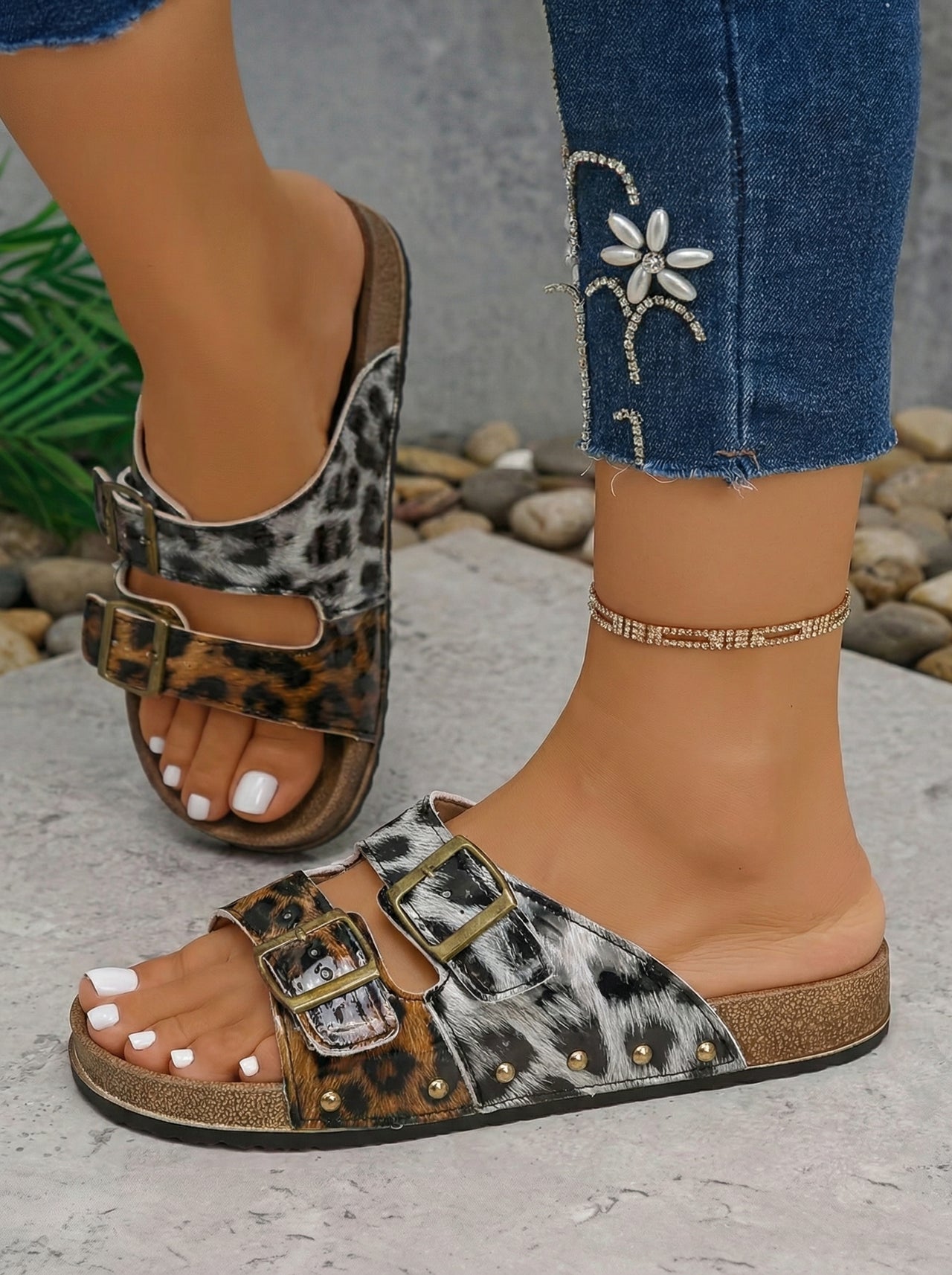 Black Two-Tone Buckle Strap Slippers