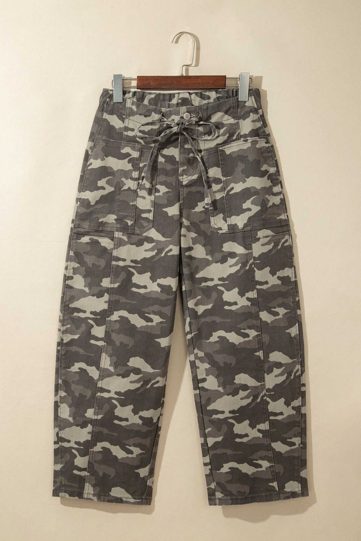 Relaxed fit cargo pants in gray and dark gray camouflage with elastic drawstring waist and front pockets Khaki Leopard Drawstring style