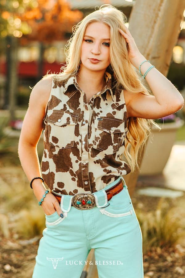 LUCKY & BLESSED Sleeveless Cowhide Print Denim Western Shirt with Pearl Snaps — Brown & Cream - small remains
