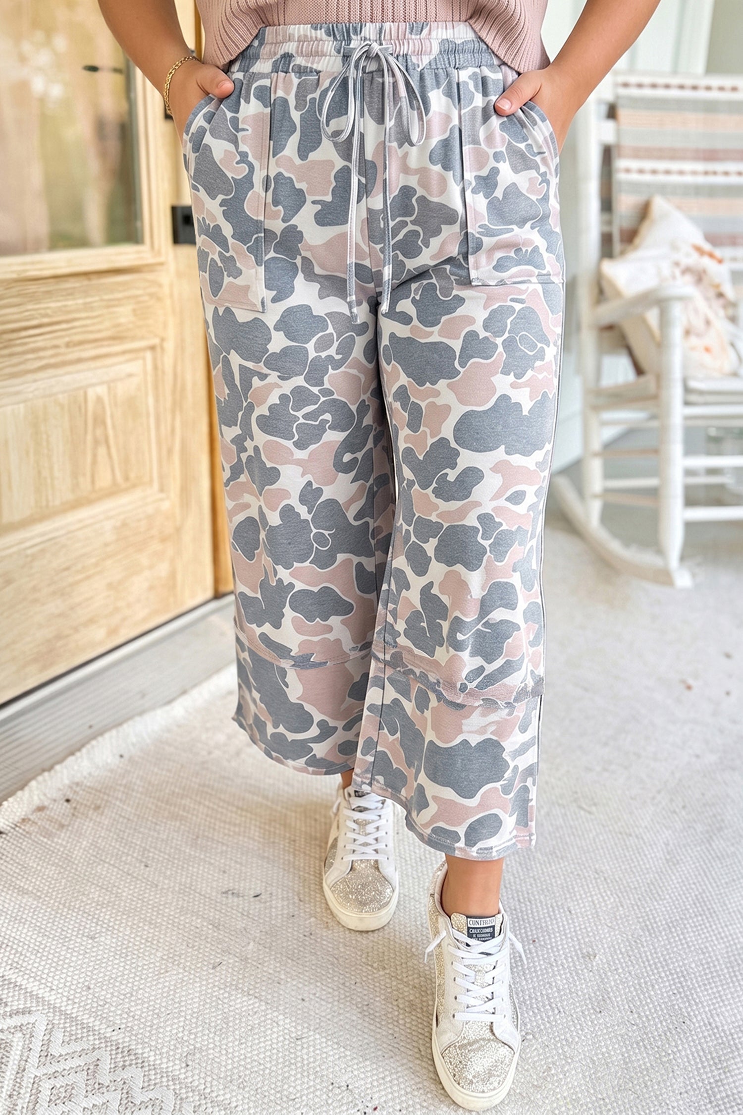 Khaki camouflage print plus size ankle-length pants with patch pockets