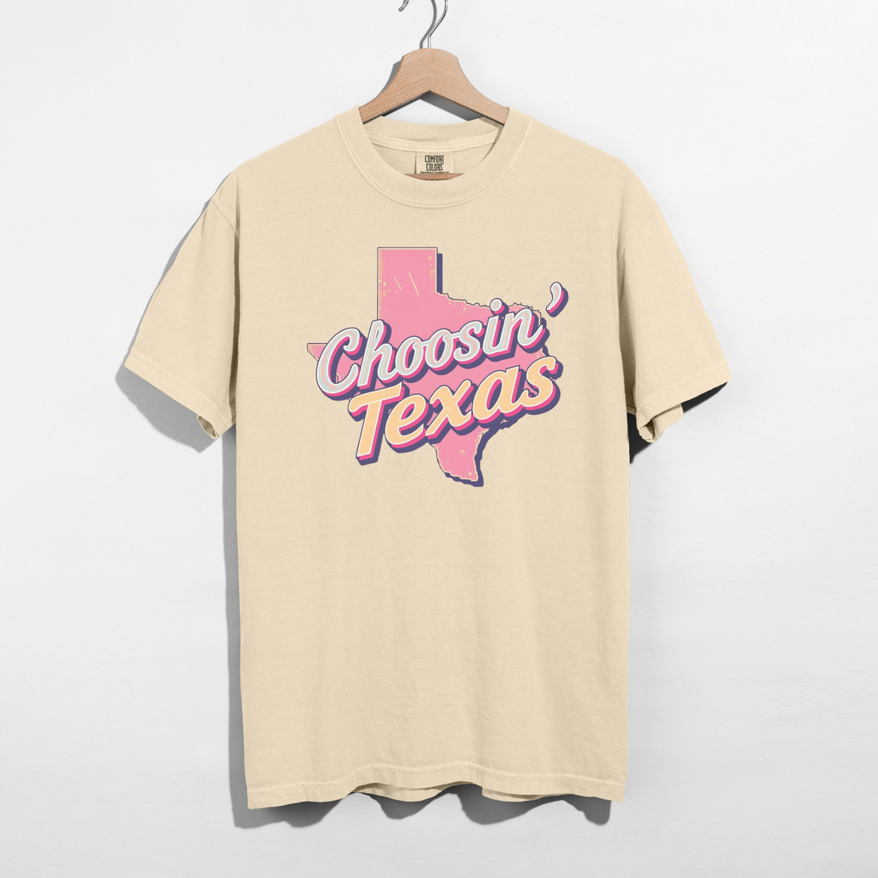 Choosin’ Texas Pink Graphic Tee – Retro Cowgirl Texas Shirt